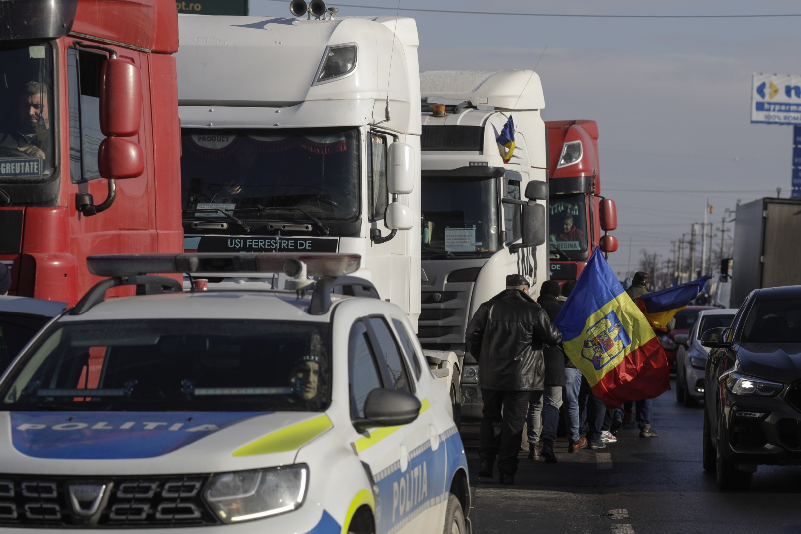 tiruri, camioane, protest transportatori si fermieri